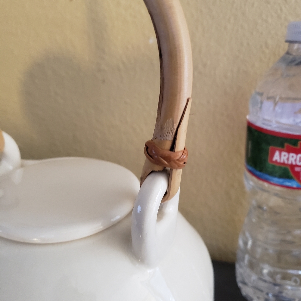 Ceramic bunny teapot - Picture 2 of 6